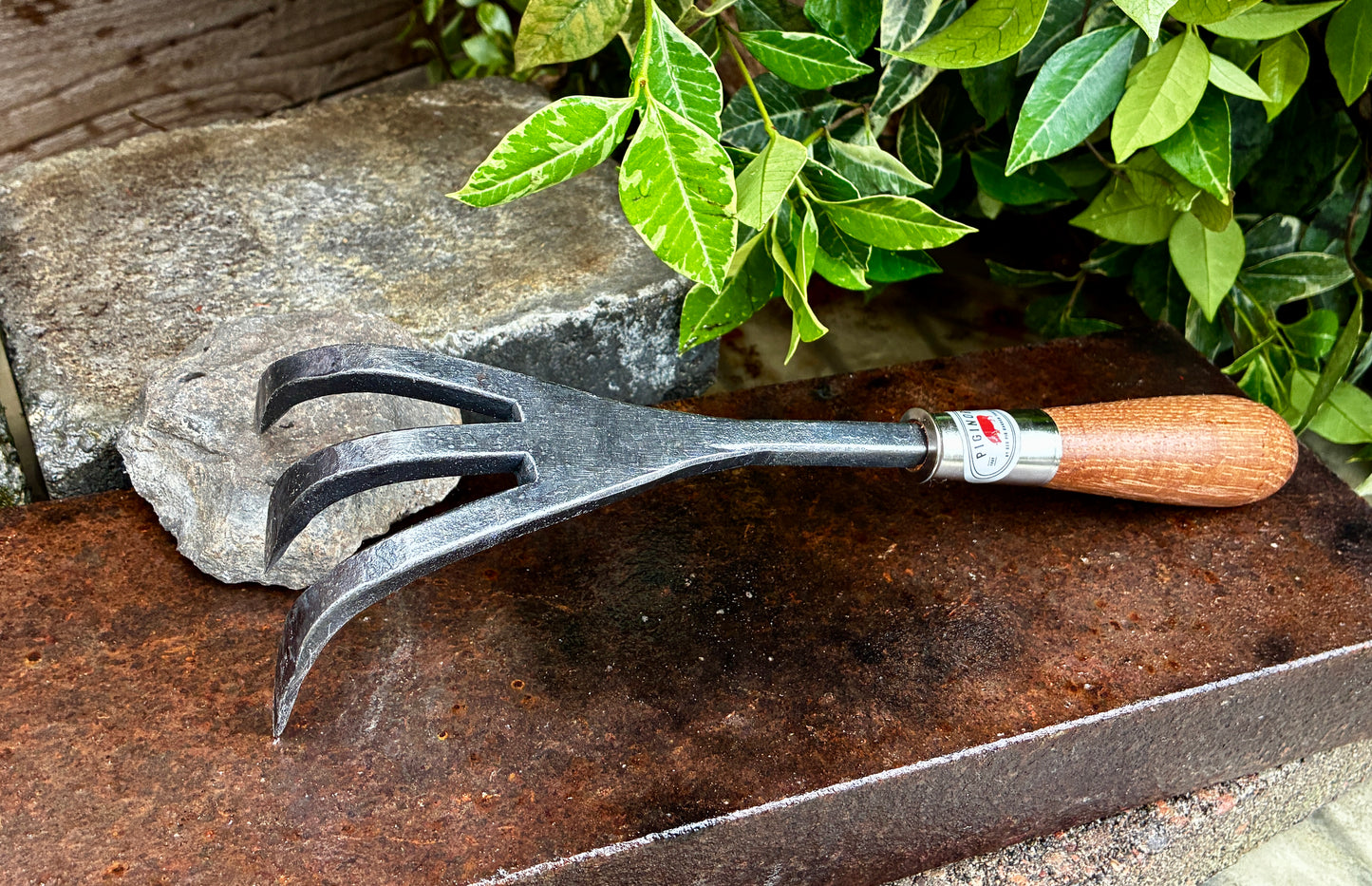 Red Pig Garden Tools: Rock On Set
